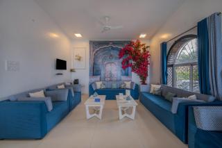 SaffronStays The Blue Door - 9