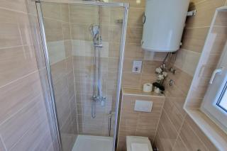 Apartmani Studio Sleeps 2 -Parking -Private Garden - 6