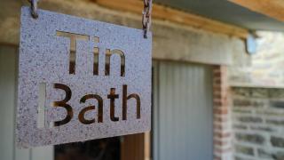 Host & Stay - Tin Bath - 1