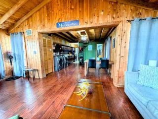 Hook's Cabin- Lake & Pool Near Disney A-frame - 2