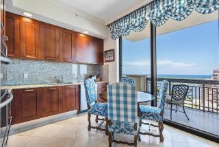 Elegant 2 Bedroom Condo with Ocean Views - 4