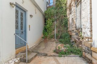 The Lalouda of Mani - 6