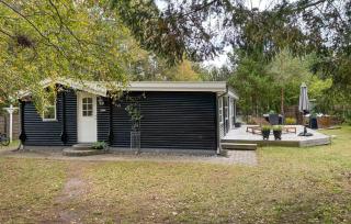 Three-Bedroom Holiday Home In Vaggerlose - 2