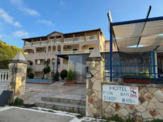 Sandy Maria studio 704 - 8