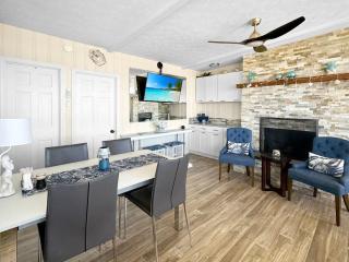 Admiral's Quarters - 7