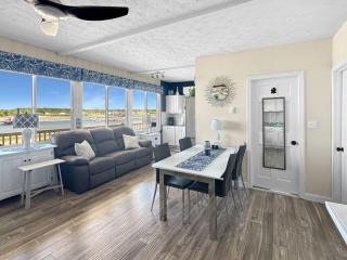 Admiral's Quarters - 4