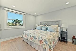 Elegant Two Bedroom Waterfront Condo with Gulf Views - 2