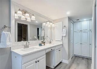 Luxury Two Bedroom Beachfront Condo with Panoramic Gulf Views - 6