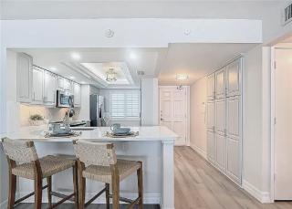 Luxury Two Bedroom Beachfront Condo with Panoramic Gulf Views - 5