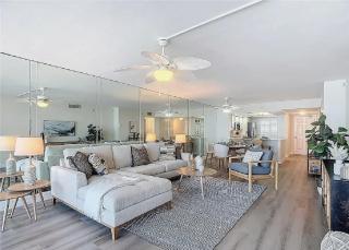 Luxury Two Bedroom Beachfront Condo with Panoramic Gulf Views - 3