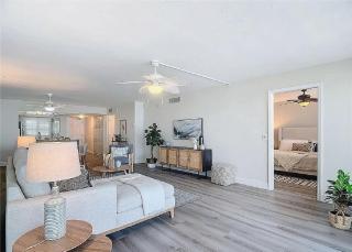 Luxury Two Bedroom Beachfront Condo with Panoramic Gulf Views - 2