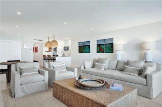 Bayfront 2 Bedroom Condo with Skyline Views - 1