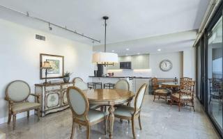 Oceanfront 2 Bedroom Condo with Resort Amenities - 4