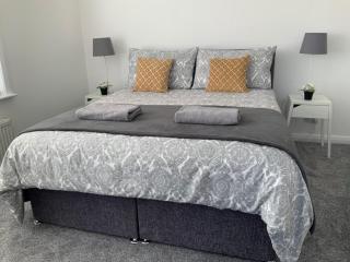 AwayOnBusiness Light Sunny Detached House Garden - 4