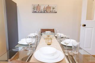 3-BR Home with Garden near Cardiff City Centre - 8