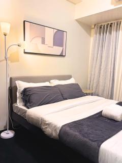 Modern Minimalist Suite - Air Residences Makati - 9