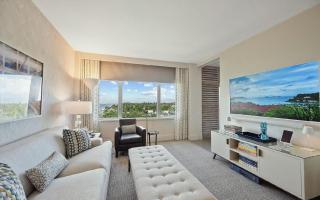 Sophisticated 2 Bedroom Penthouse with Water Views - 1