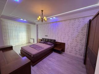 Baku Apartment 3 rooms - 2