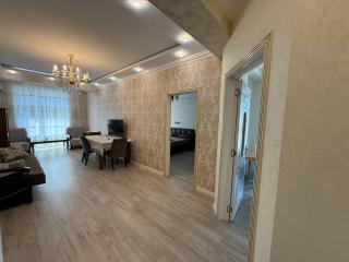 Baku Apartment 3 rooms - 1