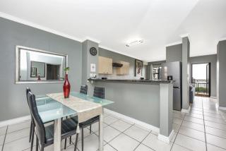 Westpoint Sandton Prime with hotel pool - 8