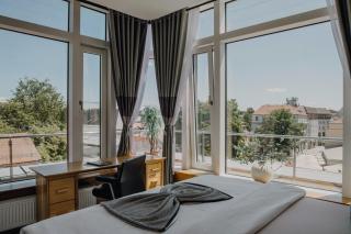 Sky Suites & Sky Bar - 5