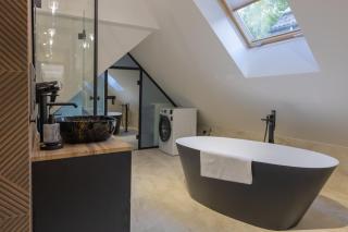 Przestrony apartament z trzema sypialniami - jacuzzi i parking, kącik zabaw dla dzieci w cenie - świetny wybór dla rodzin lub grupy znajomych - 2