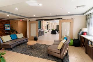 Gateway Hotel & Suites, an Ascend Collection Hotel - 9