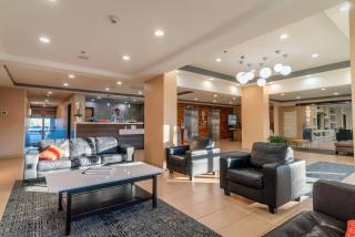 Gateway Hotel & Suites, an Ascend Collection Hotel - 8