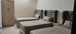 فلة و شاليه واسع بمسبح وثلاث غرف نوم ومجلس شعبي ومجلس مناسبات - 3