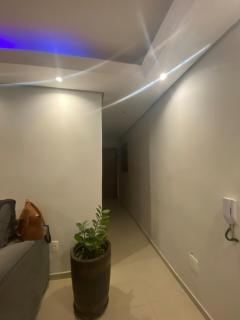 Apartamento térreo com piscina, vaga para 2 carros - 2