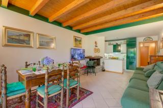 The Green Emerald Family Retreat - Happy Rentals - 2