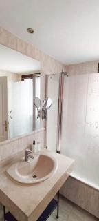 Two-bedroom apartment in Madrid - 1