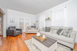 The Terry Sanford Guest House Apt A - 9