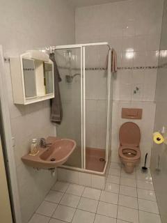 MB I Free Parking I Self Check in - 3