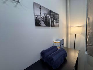 Room with Kitchen in Chelsea - Shared Bathroom - 3rd Floor Walk-UP - 7