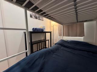 Room with Kitchen in Chelsea - Shared Bathroom - 3rd Floor Walk-UP - 4