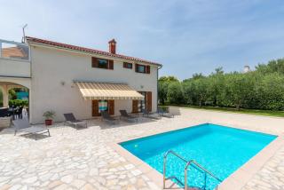 Holiday House Iris with Private Pool - 5