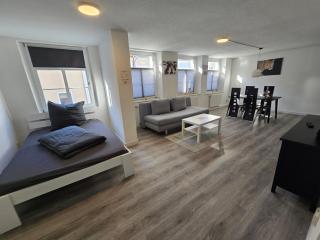 FERIENWOHNUNG 70m2 APARTMENT in ZITTAUER STADTZENTRUM INNENSTADT INNENRING TOP LAGE - WOHNEN AUF ZEIT IN ZITTAU - 2 RAUM WOHNUNG - 6