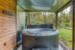 Iron Mountain - Spacious Secluded Lodge with Hot Tub & Game Room - 9