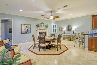 Sunburst Courtyard - 430 - 3