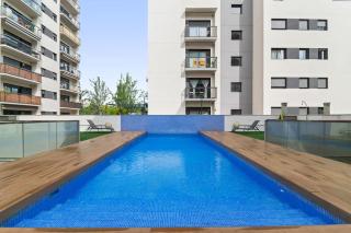 Modern Spacious 3-Bedroom Apt with Pool near Beach - Barcelone - 0