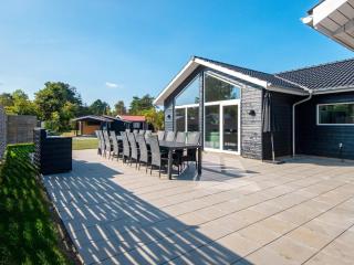 16 person holiday home in Glesborg - 9