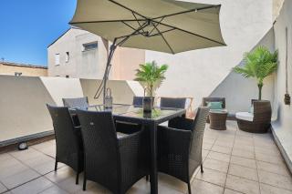 Spacieux Appartement Climatisé avec Terrasse au centre-ville - 0