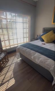 Madeley House Unit 2 near Oliver Tambo Airport - 4