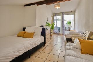 Spacieux Appartement Climatisé avec Terrasse au centre-ville - 8