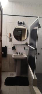 Casa en San Juan céntrica a 8 cuadras plaza principal - 2