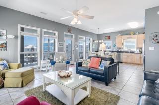 Lyndi Lous Beach House - 7