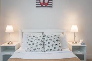 Modern 1BR - Central Location - 4