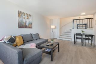 Modern 1BR - Central Location - 4