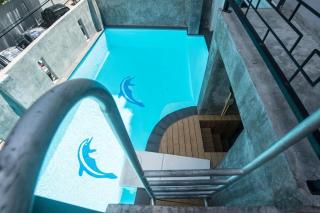 Beehive Phuket Old Town Hostel - 1